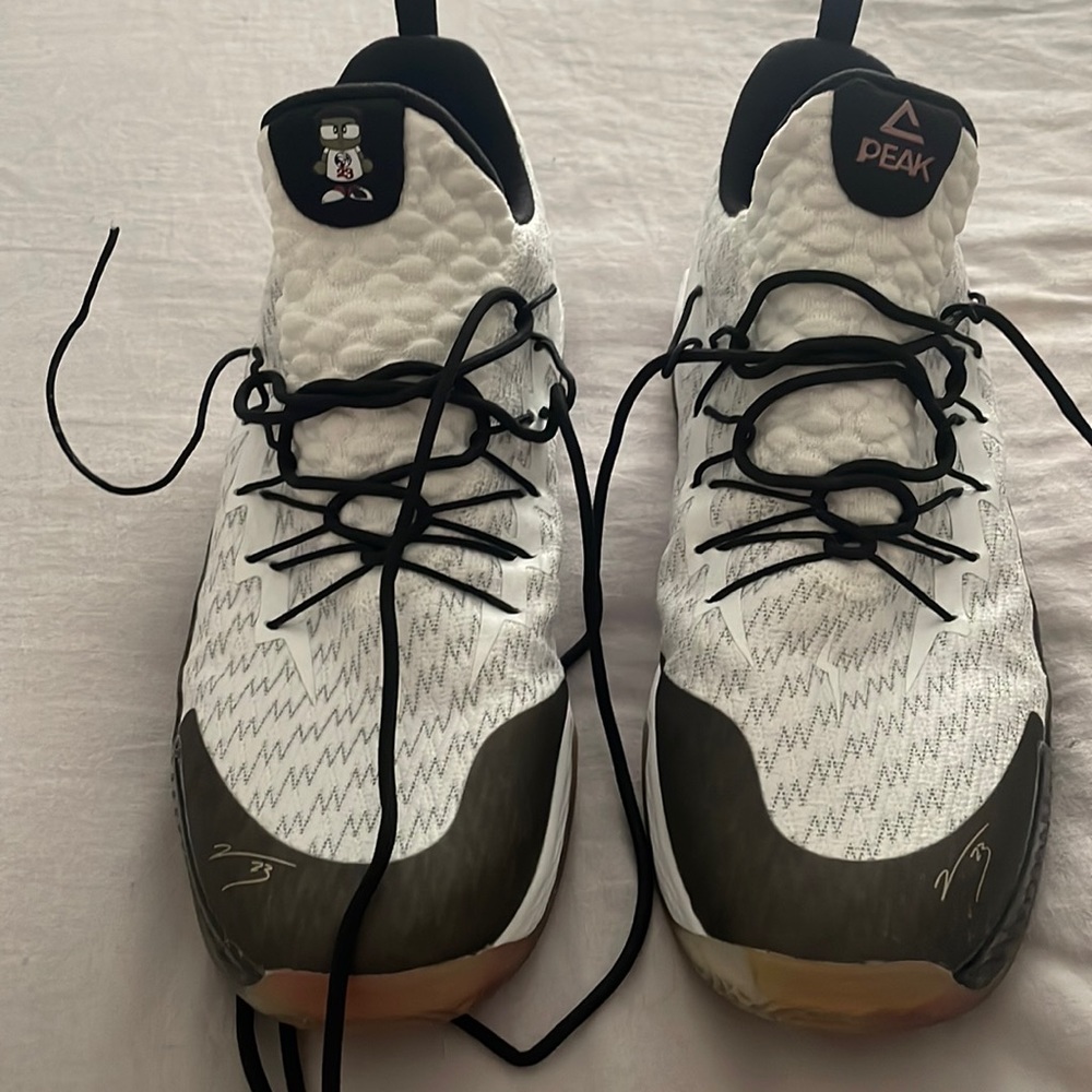 Volleyball Sneakers